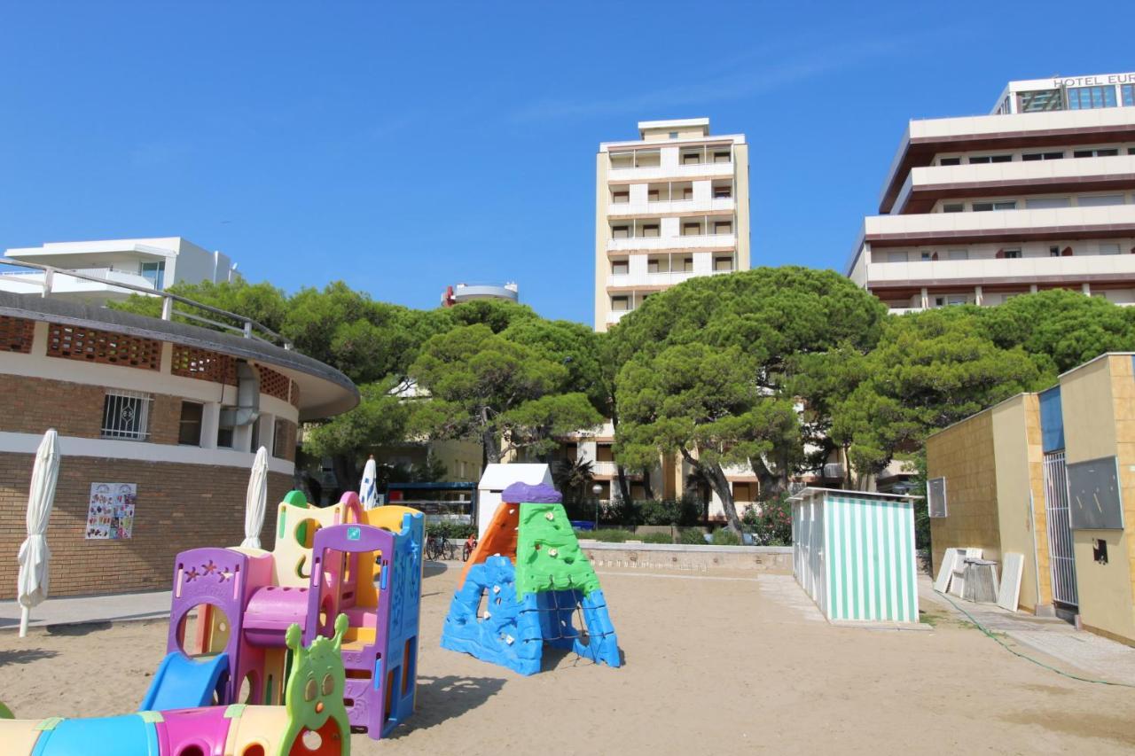 Condomino Alba Lignano Sabbiadoro Bagian luar foto